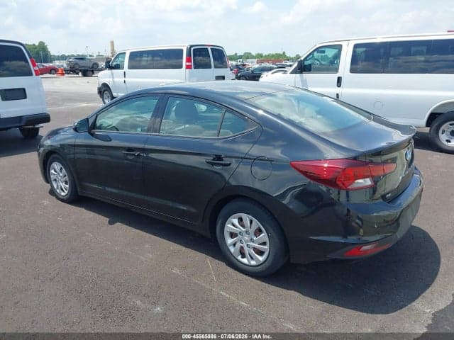 2020 HYUNDAI ELANTRA SE 3