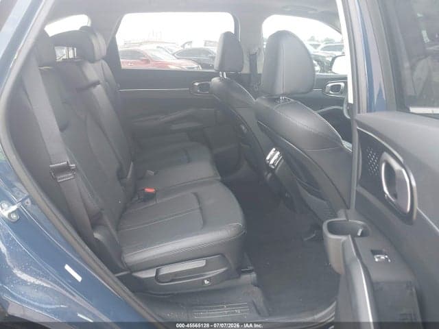2025 KIA SORENTO S 8