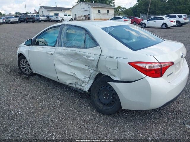 2017 TOYOTA COROLLA LE 3