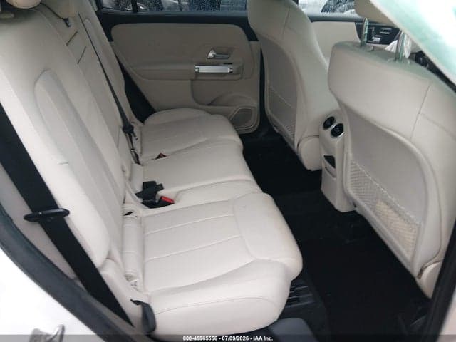 2025 MERCEDES-BENZ GLB 250 4MATIC 8