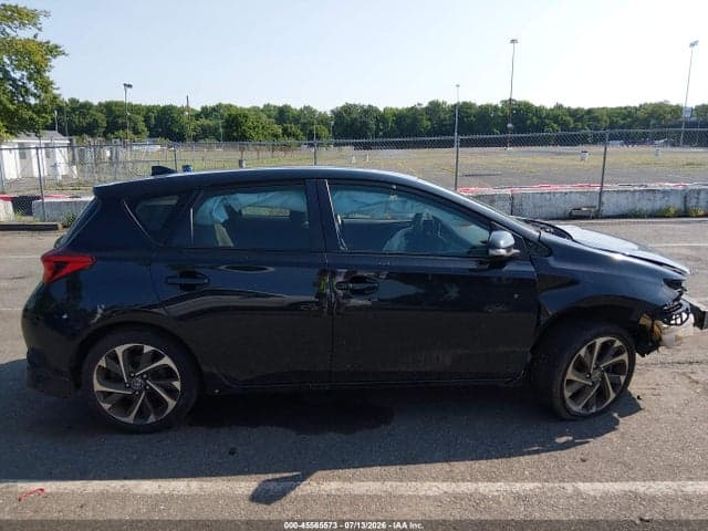 2017 TOYOTA COROLLA IM 12