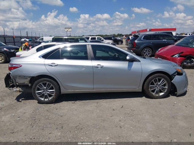 2017 TOYOTA CAMRY SE 14