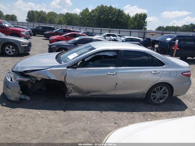 2017 TOYOTA CAMRY SE 15