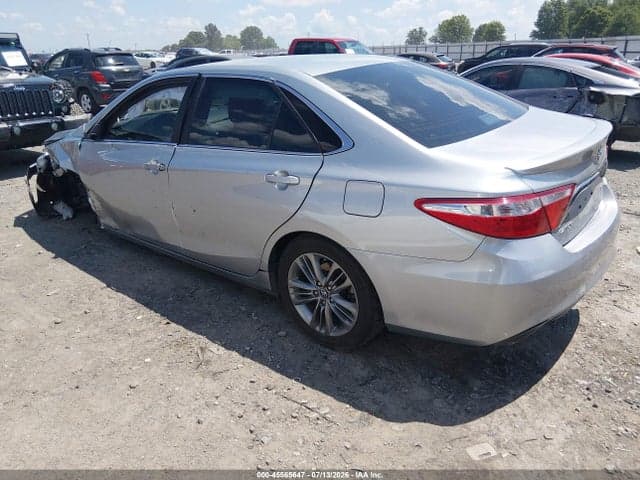 2017 TOYOTA CAMRY SE 3