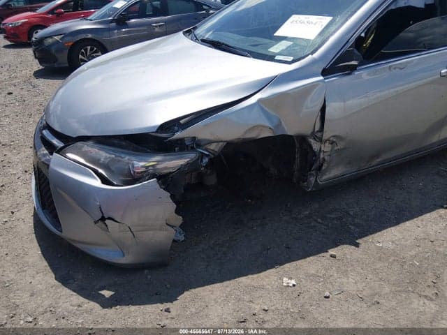 2017 TOYOTA CAMRY SE 6
