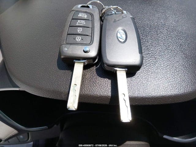 2019 HYUNDAI SANTA FE SE 11