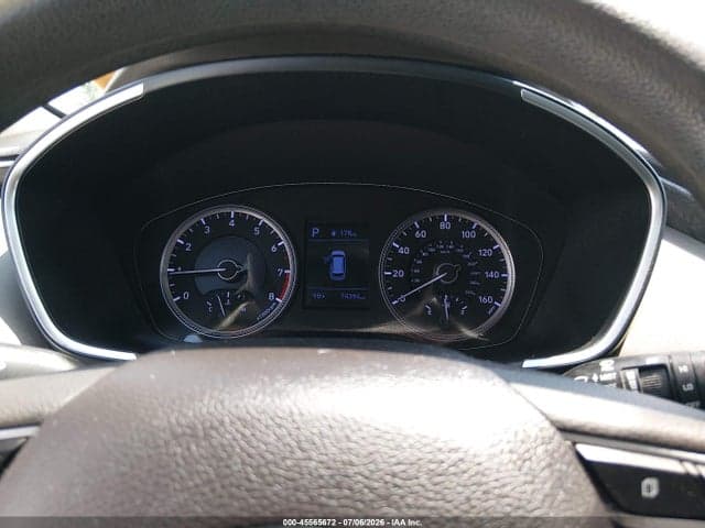2019 HYUNDAI SANTA FE SE 7
