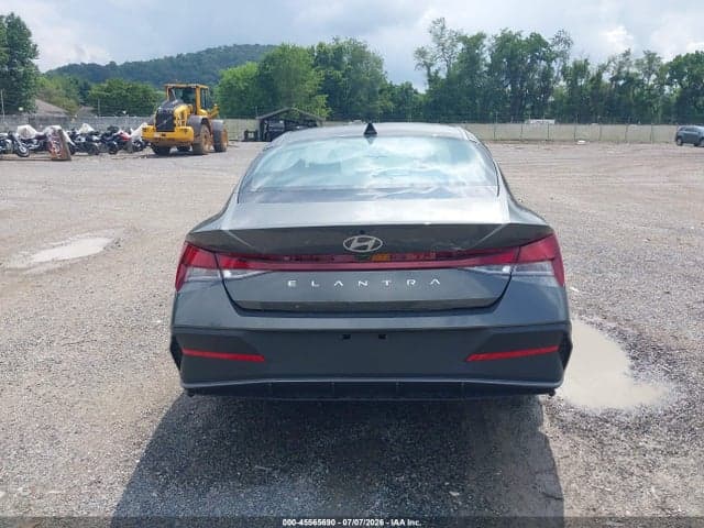 2026 HYUNDAI ELANTRA SE 17