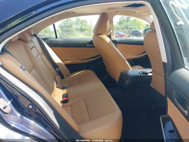 2018 LEXUS IS 300 8