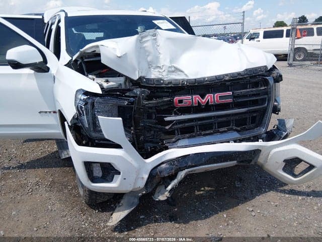 2023 GMC YUKON 4WD AT4 6