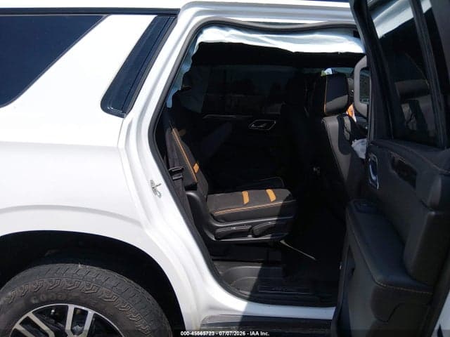 2023 GMC YUKON 4WD AT4 8