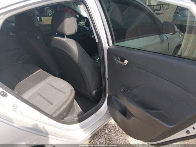 2021 HYUNDAI ACCENT SE 8