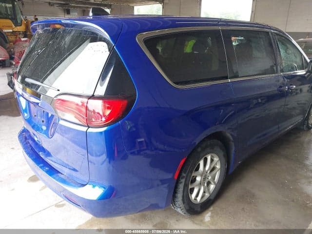 2021 CHRYSLER VOYAGER LX 4