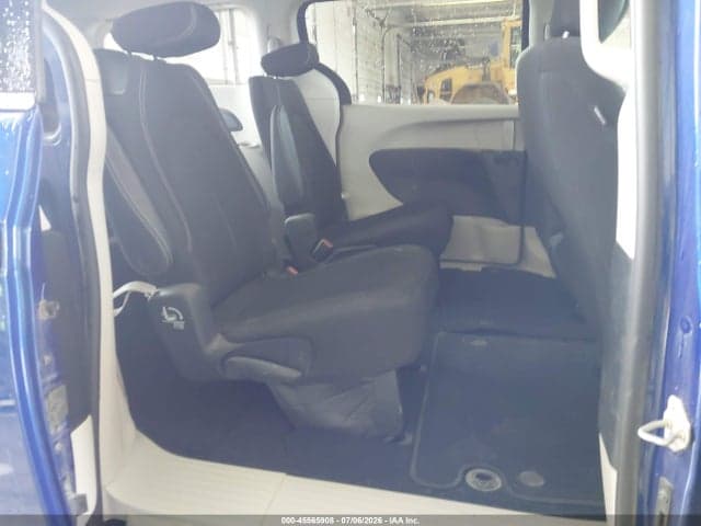 2021 CHRYSLER VOYAGER LX 8