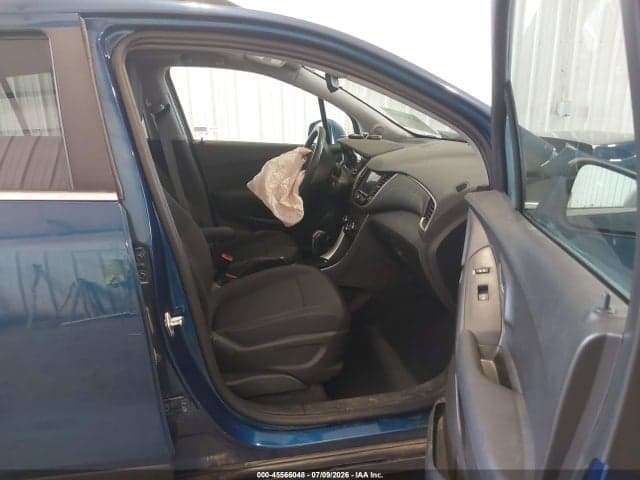 2020 CHEVROLET TRAX AWD LT 5