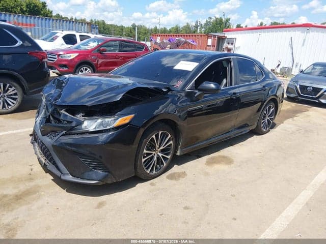 2020 TOYOTA CAMRY SE AWD 2