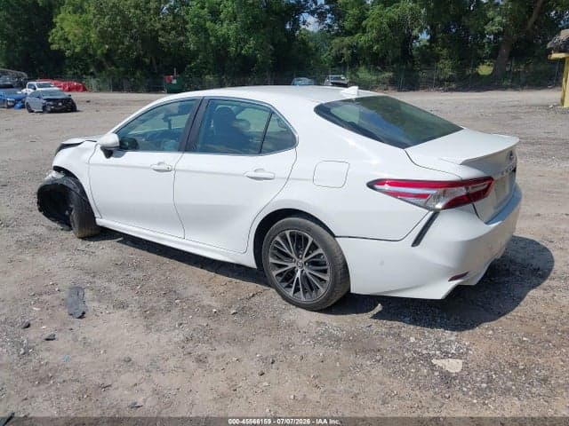 2020 TOYOTA CAMRY SE 3
