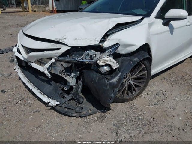 2020 TOYOTA CAMRY SE 6