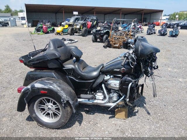 2022 HARLEY-DAVIDSON FLHTCUTG 13