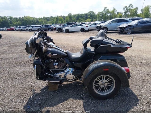 2022 HARLEY-DAVIDSON FLHTCUTG 14