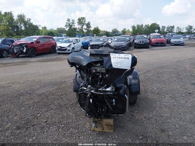 2022 HARLEY-DAVIDSON FLHTCUTG 5