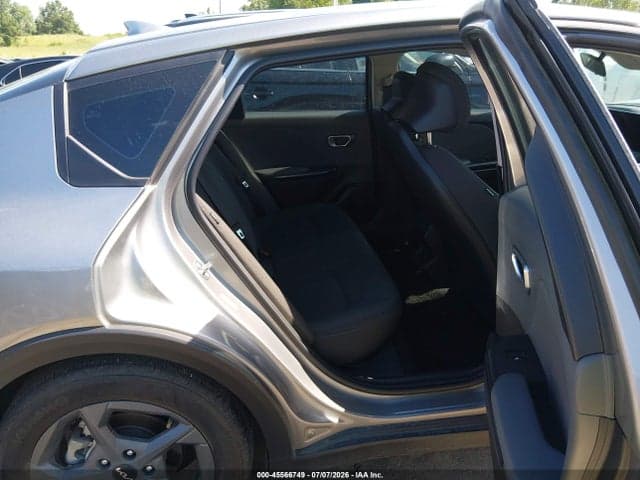 2025 KIA K4 LXS 8
