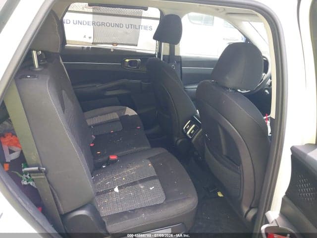 2022 KIA SORENTO LX 8