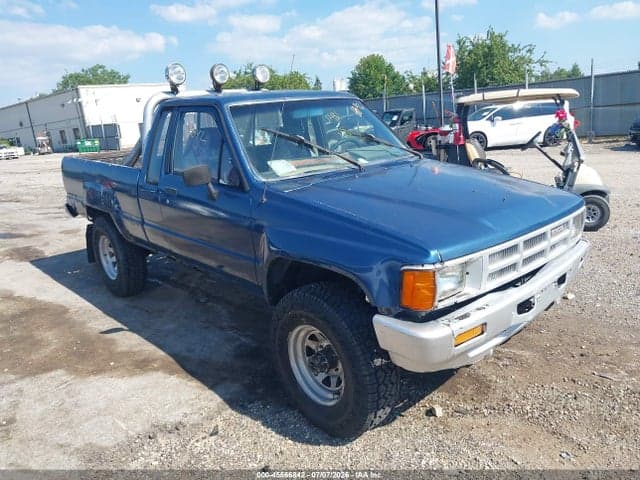 1985 TOYOTA PICKUP XTRACAB RN66 DLX 2