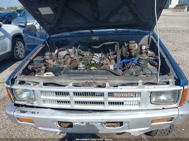 1985 TOYOTA PICKUP XTRACAB RN66 DLX 11