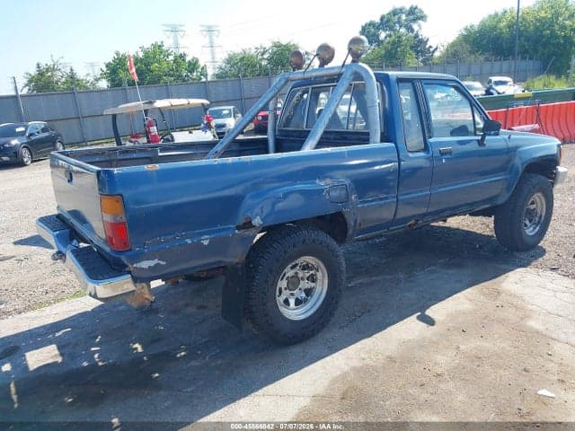1985 TOYOTA PICKUP XTRACAB RN66 DLX 3
