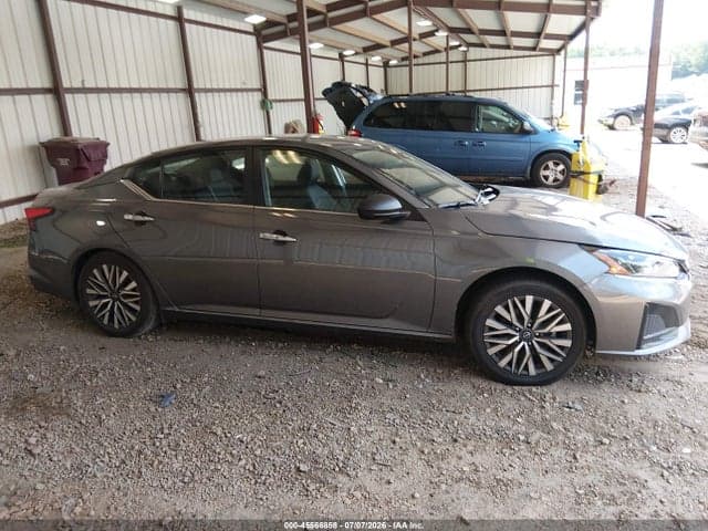 2024 NISSAN ALTIMA SV FWD 13