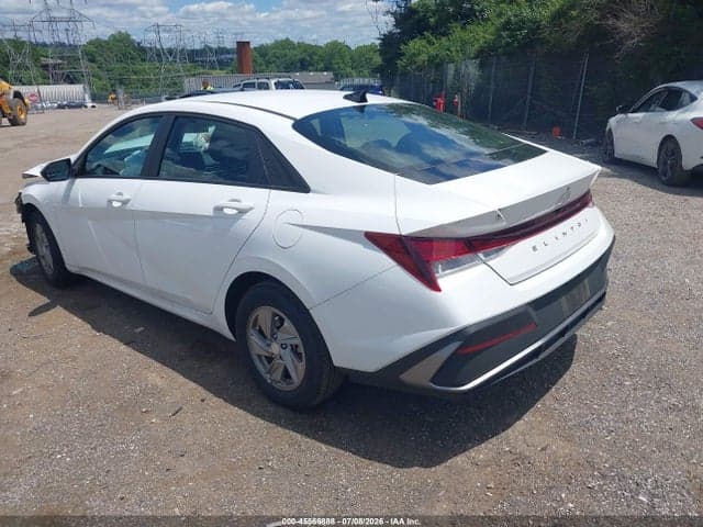 2025 HYUNDAI ELANTRA SE 3