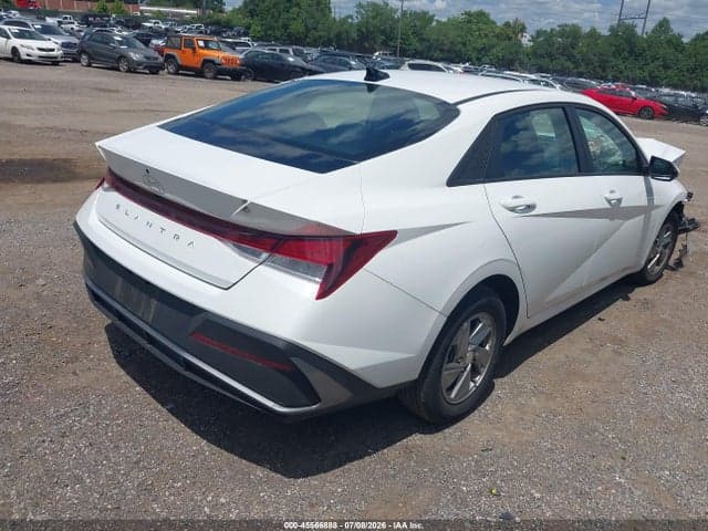 2025 HYUNDAI ELANTRA SE 4