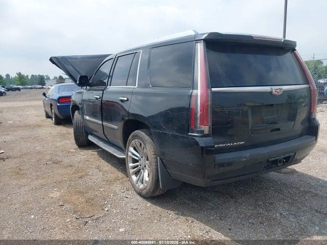 2017 CADILLAC ESCALADE LUXURY 3