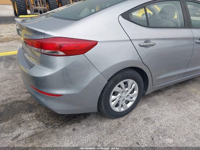 2017 HYUNDAI ELANTRA SE 6