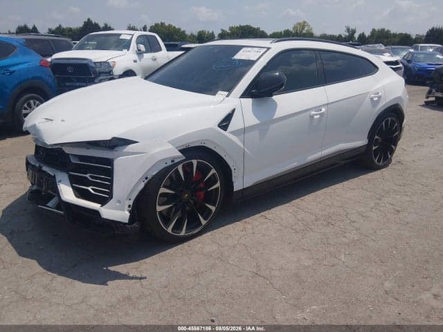 2019 LAMBORGHINI URUS 2