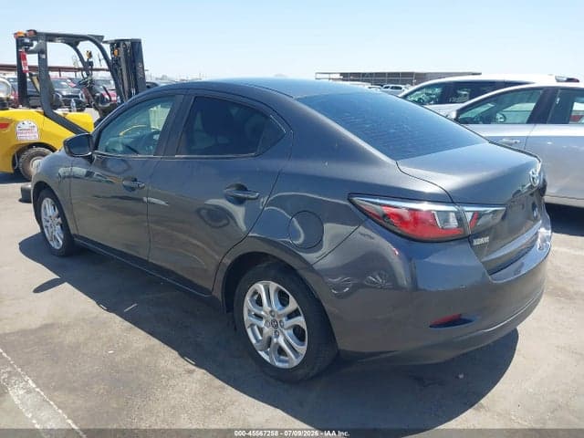 2017 TOYOTA YARIS IA 3