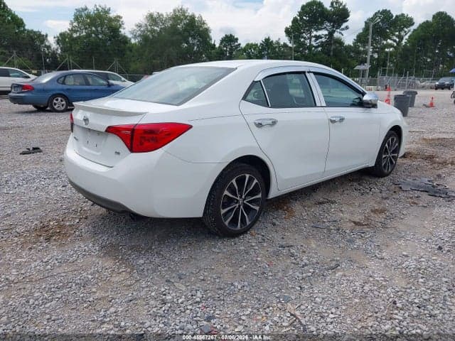 2017 TOYOTA COROLLA SE 4