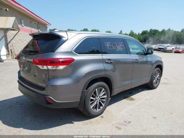2018 TOYOTA HIGHLANDER XLE 4