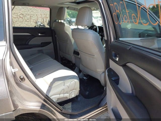 2018 TOYOTA HIGHLANDER XLE 8