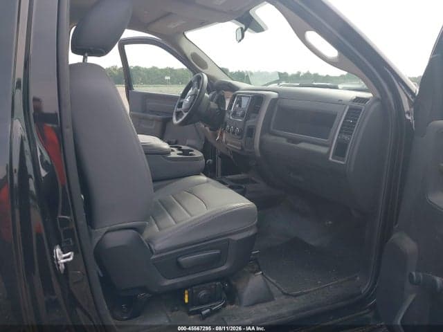 2017 RAM 3500 CHASSIS TRADESMAN/SLT 5