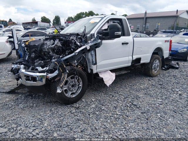 2025 FORD F-350 XLT 2