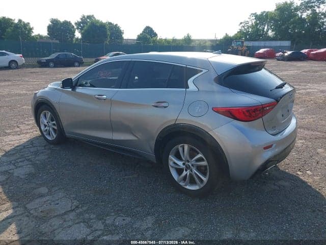 2017 INFINITI QX30 3