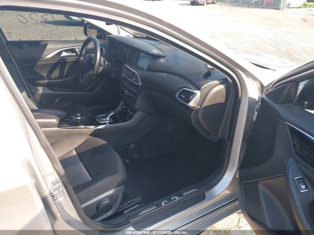 2017 INFINITI QX30 5