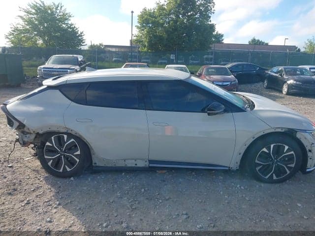 2022 KIA EV6 WIND 13