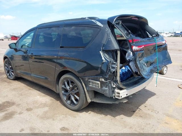 2022 CHRYSLER PACIFICA LIMITED 3