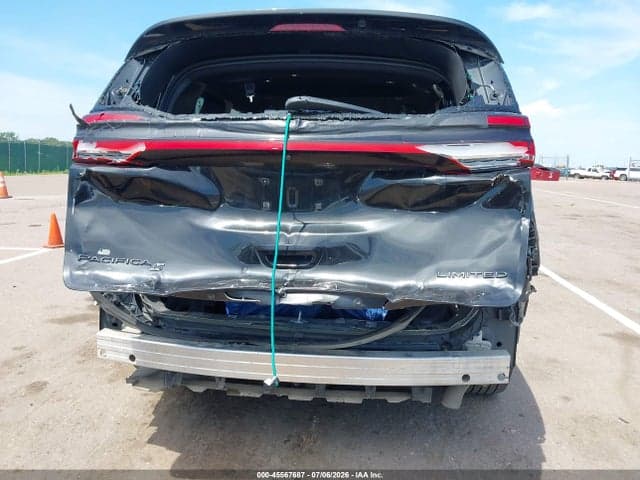 2022 CHRYSLER PACIFICA LIMITED 6