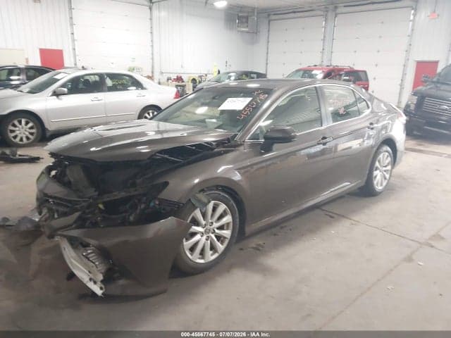 2018 TOYOTA CAMRY LE 2