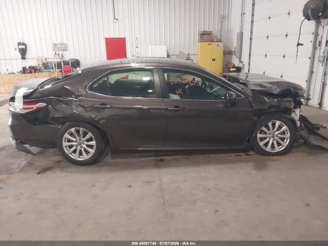 2018 TOYOTA CAMRY LE 13