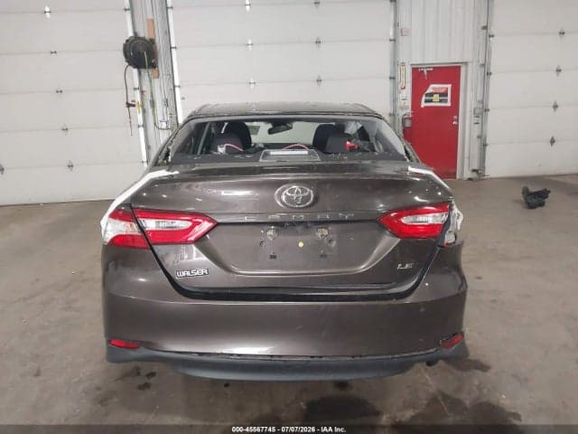 2018 TOYOTA CAMRY LE 16